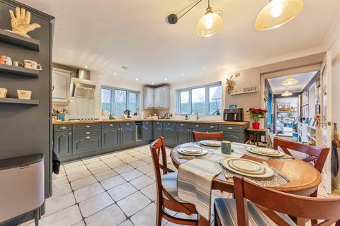 3 bedroom detached bungalow for sale, High Street, Caythorpe, Grantham