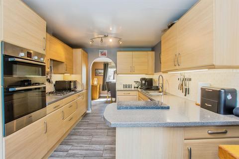 3 bedroom townhouse for sale, Brickstead Road, Hampton Centre, Peterborough