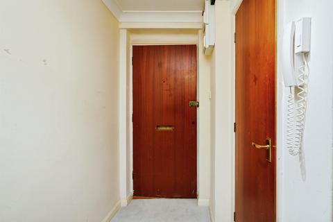 2 bedroom flat for sale, Joan Lawrence Place, Headington, Oxford