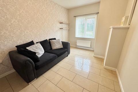 undefined, Alfred Mews, Liverpool, L1