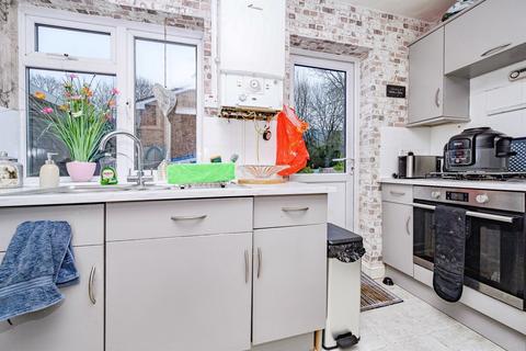 2 bedroom semi-detached house for sale, Crest Park, HEMEL HEMPSTEAD