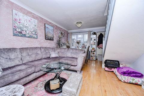2 bedroom semi-detached house for sale, Crest Park, HEMEL HEMPSTEAD