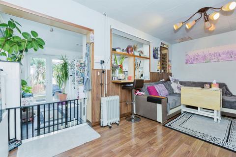 3 bedroom semi-detached house for sale, Strathmore Road, Hinckley