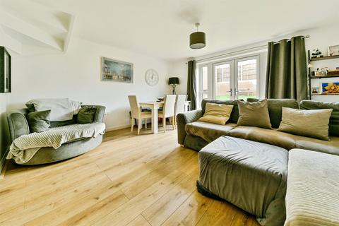 3 bedroom semi-detached house for sale, Belpaire Close, Lower Stondon, Henlow