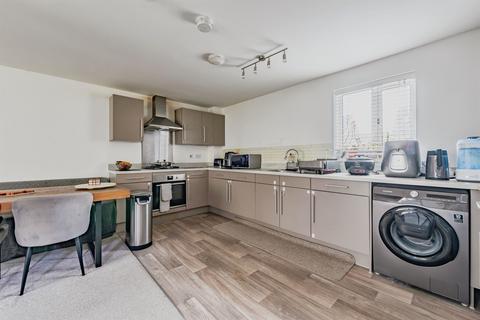 3 bedroom ground floor flat for sale, Flowers Road, Horley