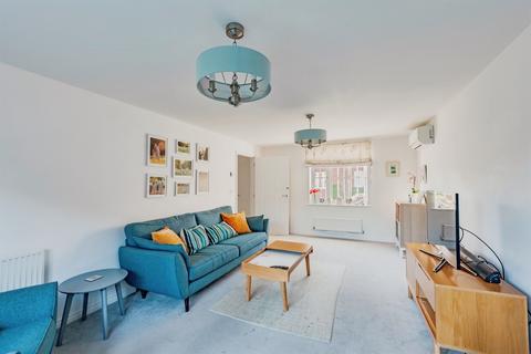 4 bedroom detached house for sale, Summer Road, Horley