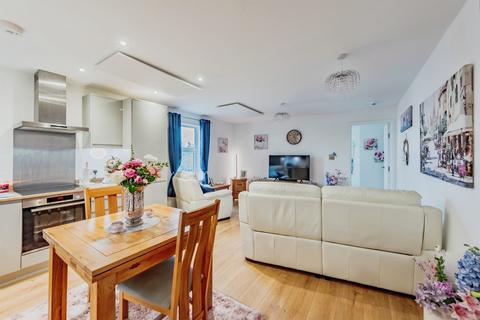 1 bedroom flat for sale, Lumley Road, HORLEY