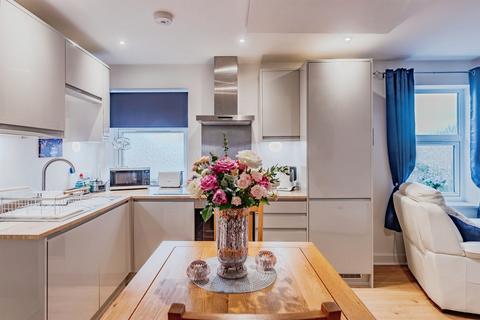 1 bedroom flat for sale, Lumley Road, HORLEY