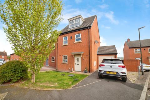 Douglas Avenue, Heanor DE75