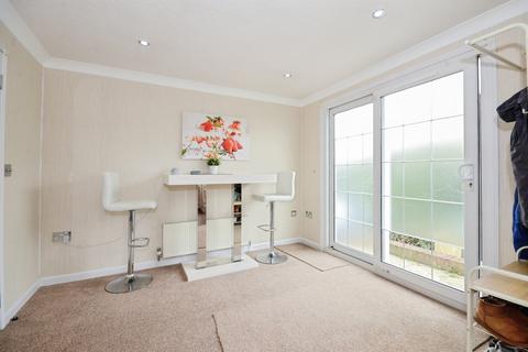 undefined, Half Moon Lane, Pepperstock, Luton