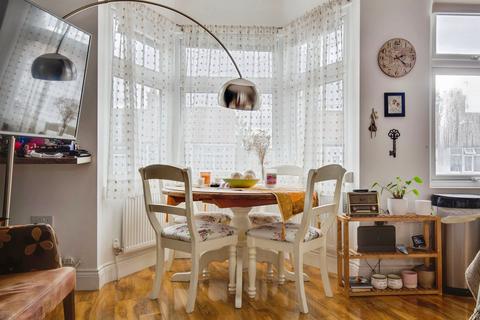 2 bedroom flat for sale, Grant Road, Harrow
