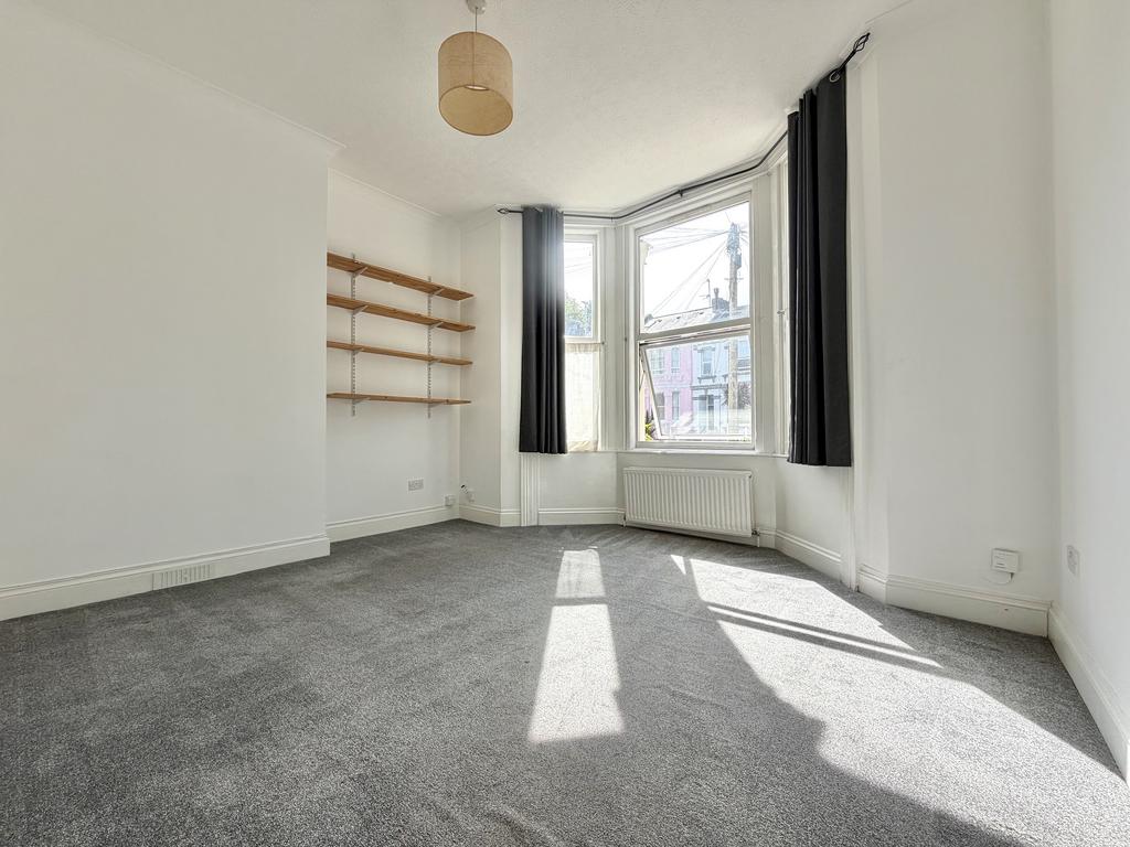 Apartment in Brighton - View 4