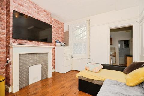 1 bedroom ground floor flat for sale, Sherwood Road, Harrow