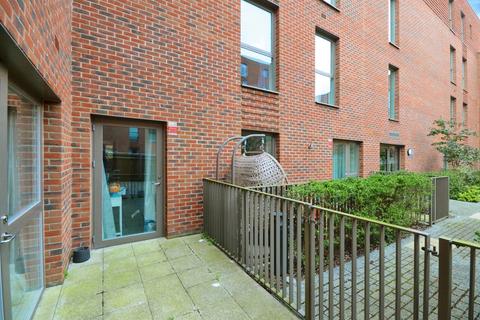 3 bedroom apartment for sale, Lensview Close, HARROW