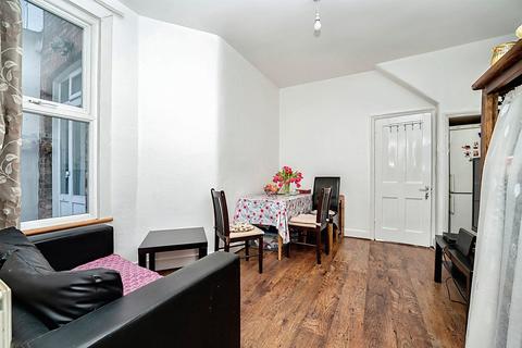 2 bedroom maisonette for sale, Welldon Crescent, Harrow