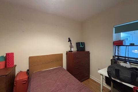 2 bedroom flat to rent, Knight Court, Bristol, BS16