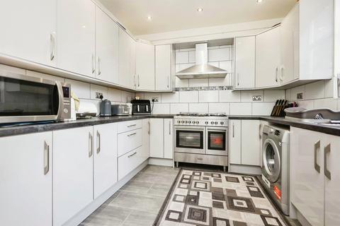5 bedroom semi-detached house for sale, Halesowen Road, CRADLEY HEATH
