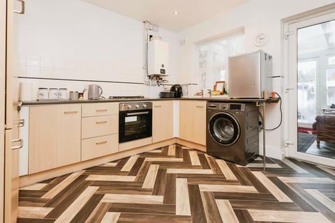 2 bedroom bungalow for sale, Mincing Lane, Rowley Regis