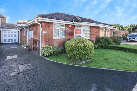 2 bedroom semi-detached bungalow for sale, Regis Gardens, Rowley Regis