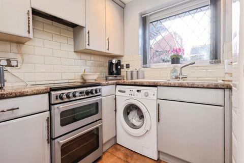 2 bedroom semi-detached bungalow for sale, Regis Gardens, Rowley Regis