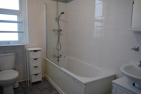 2 bedroom house to rent, Pleckgate Road, Blackburn, BB1