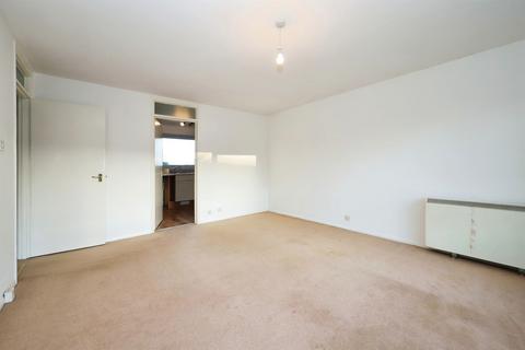 3 bedroom flat for sale, Chaddesley Road, Kidderminster
