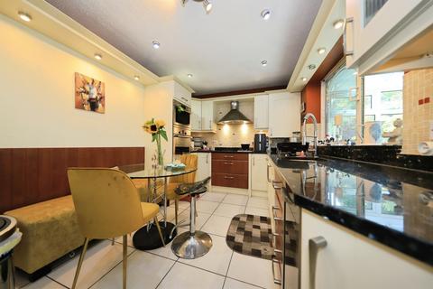 5 bedroom detached house for sale, Ewloe Close, Kidderminster