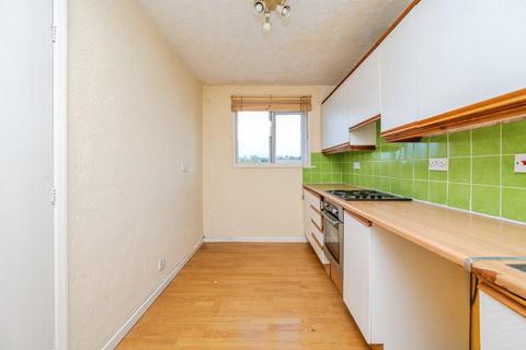 2 bedroom flat for sale, St. Cecilia Close, Kidderminster