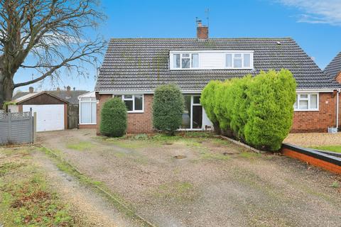 3 bedroom semi-detached house for sale, Pinewood Close, Kidderminster
