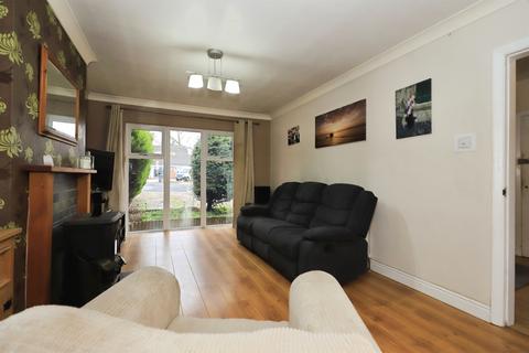 3 bedroom semi-detached house for sale, Pinewood Close, Kidderminster