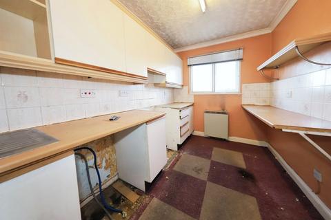2 bedroom flat for sale, St. Cecilia Close, Kidderminster