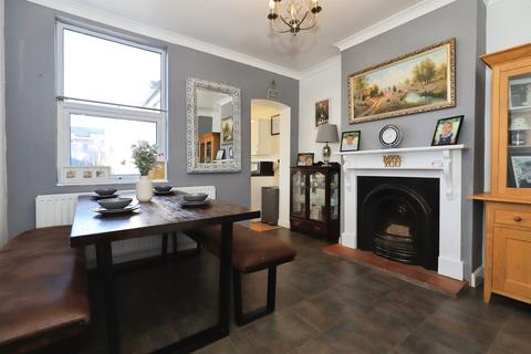 3 bedroom semi-detached house for sale, Connaught Avenue, Kidderminster