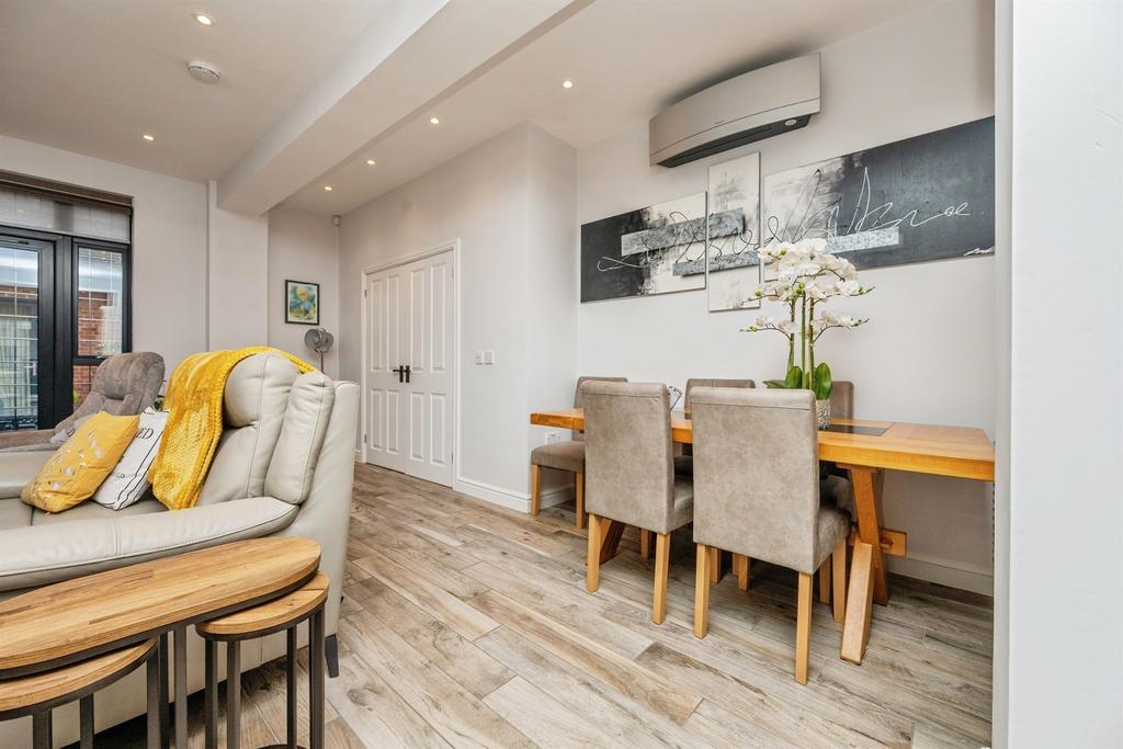 Manor Court, Stone, KIDDERMINSTER - Widok 6