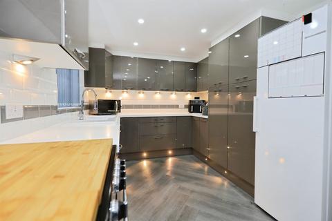 6 bedroom detached house for sale, Connaught Avenue, Kidderminster