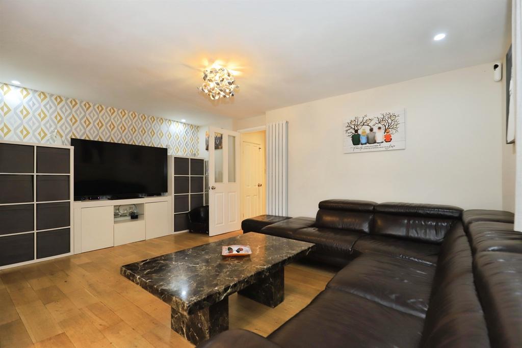 Connaught Avenue, Kidderminster - Więcej
