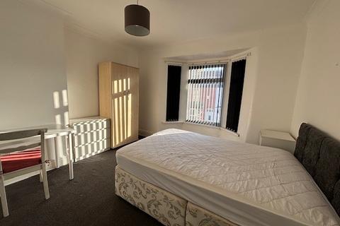 undefined, Liverpool, L15