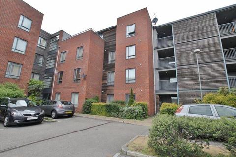 2 bedroom flat to rent, Carlett View, Liverpool, L19