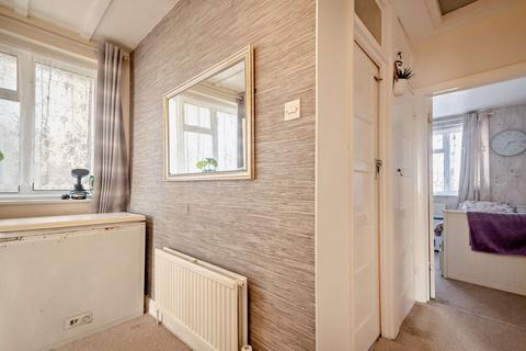 2 bedroom maisonette for sale, Honeypot Lane, Stanmore, HA7