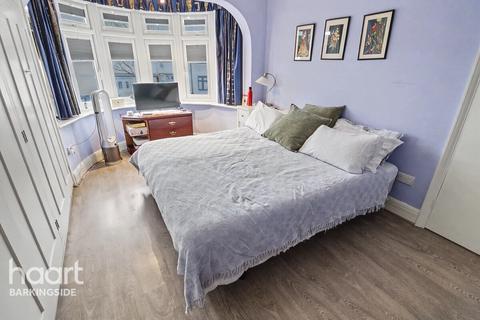 3 bedroom semi-detached house for sale, Redbridge Lane East, Redbridge