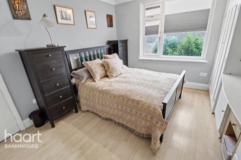 3 bedroom semi-detached house for sale, Redbridge Lane East, Redbridge