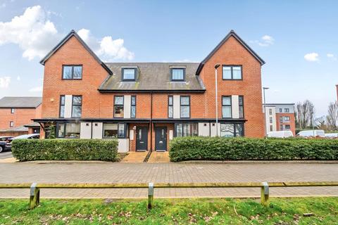 undefined, Convenient for Town Centre,  Berkshire,  RG30