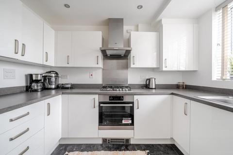 undefined, Convenient for Town Centre,  Berkshire,  RG30