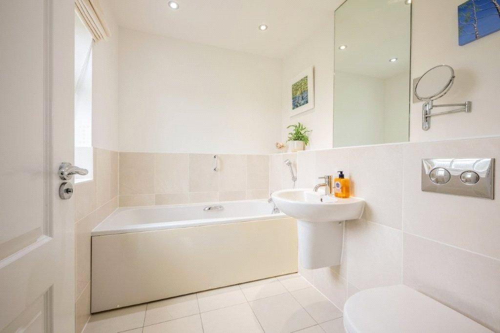 Master En-Suite