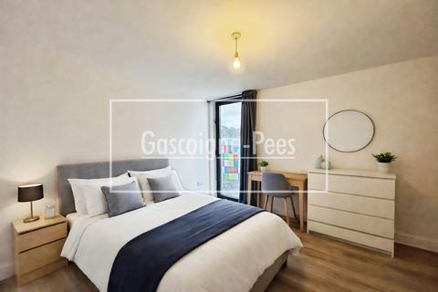 undefined, Farnborough Road, Farnborough, GU14