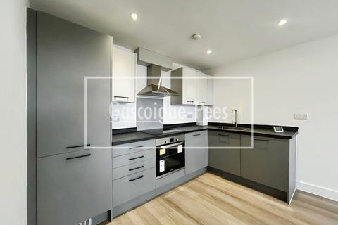 undefined, Farnborough Road, Farnborough, GU14