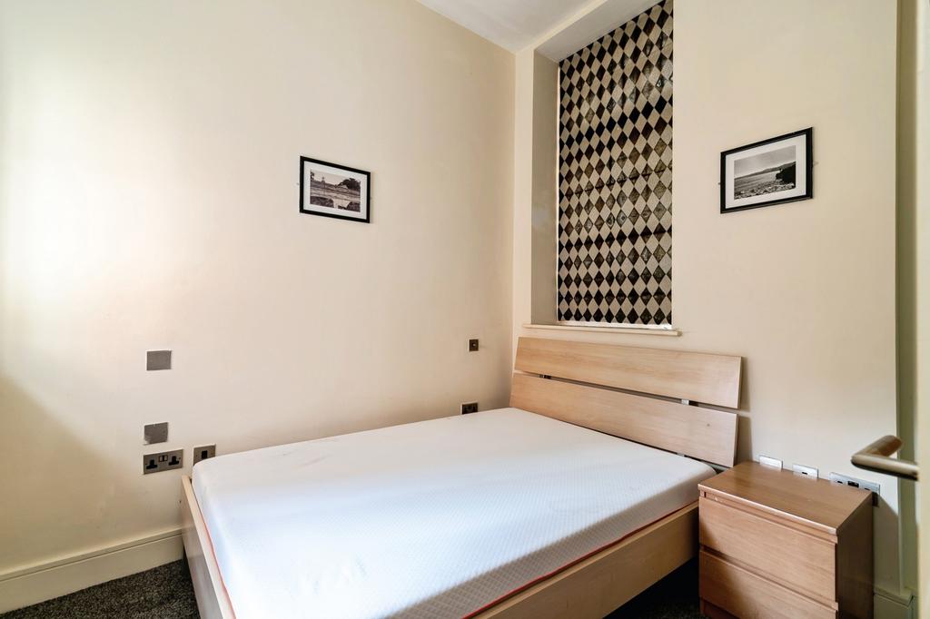 Apartment in Nottingham, Hockley, The Park - View 3