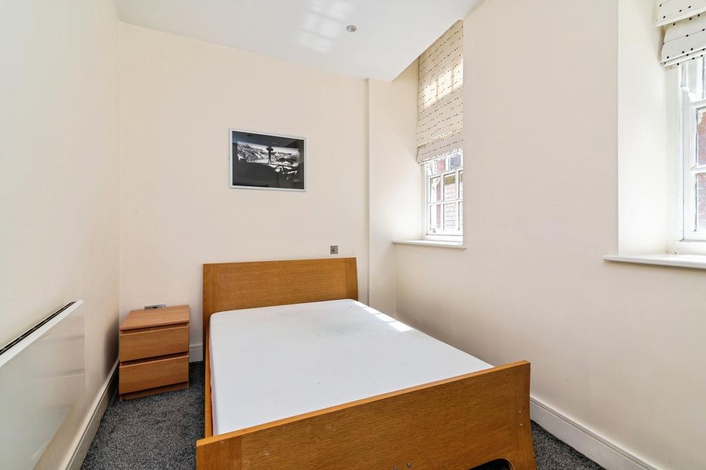 Apartment in Nottingham, Hockley, The Park - View 4