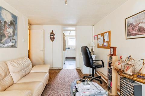 1 bedroom flat for sale, High Street, Desborough, Kettering