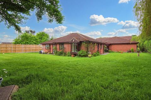 2 bedroom terraced bungalow for sale, Kenilworth Road, Balsall Common, CV7
