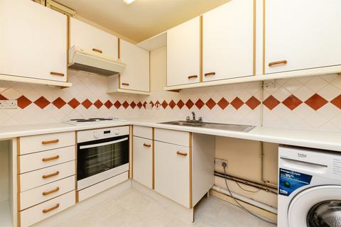 2 bedroom flat for sale, Norton Way North, Letchworth Garden City